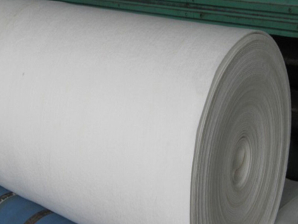 可從施工方面降低長(zhǎng)絲土工布老化現(xiàn)象