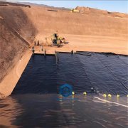 防滲土工膜在奶牛場(chǎng)污水池中的